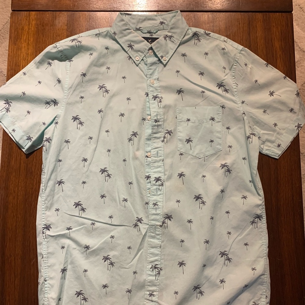 American Eagle Outfitters Button down short sleeve size medium